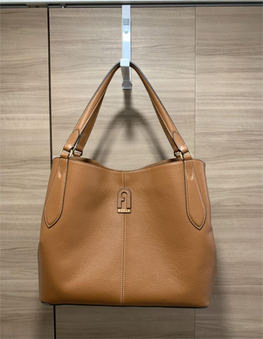 Furla Dafne Hobo Bag In Caramello